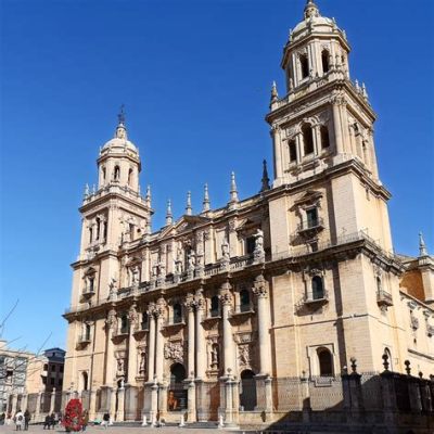 ¡Sumérgete en la magia de la Catedral de Jaén, un monumento gótico imponente con historia ancestral!